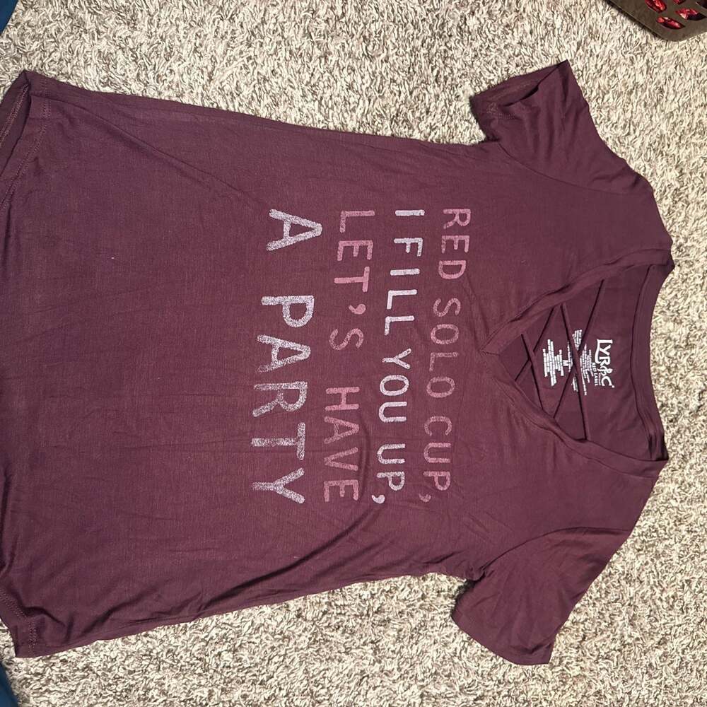 Lyric Culture Womens Red Solo Cup Criss Cross V-Neck Graphic Tee